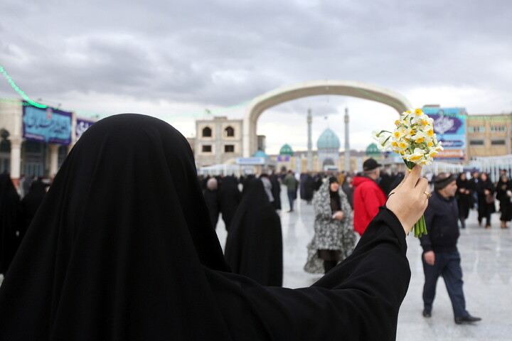 تصاویر/ حال و هوای مسجد مقدس جمکران در روز عید نیمه شعبان