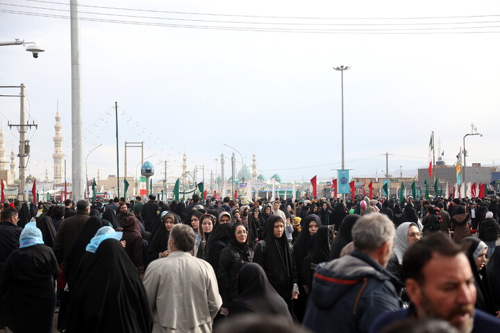 تصاویر/ حال و هوای مسجد مقدس جمکران در روز عید نیمه شعبان