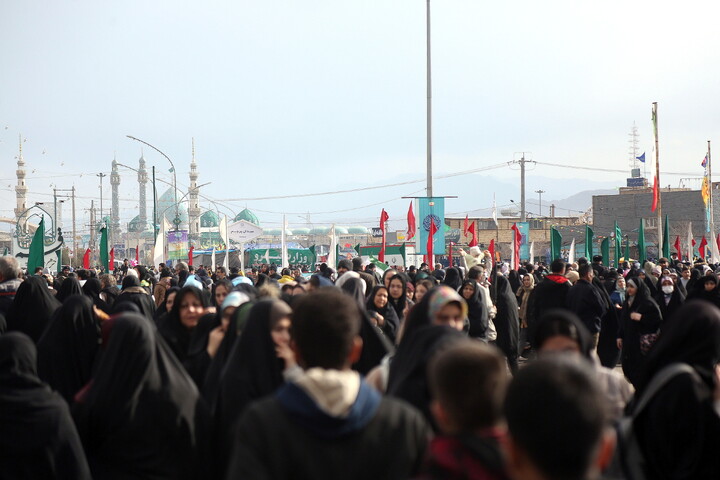 تصاویر/ حال و هوای مسجد مقدس جمکران در روز عید نیمه شعبان