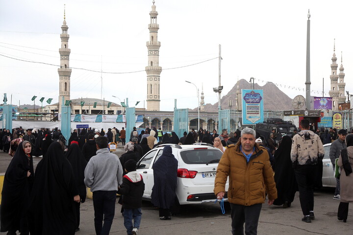 تصاویر/ حال و هوای مسجد مقدس جمکران در روز عید نیمه شعبان