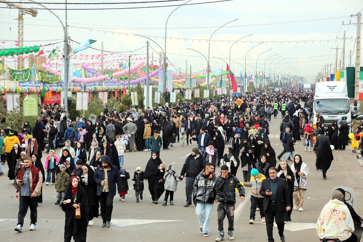 تصاویر/ حال و هوای مسجد مقدس جمکران در روز عید نیمه شعبان