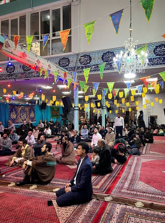 تصاویر/ جشن ولادت امام زمان(عج) در مقابل مدرسه علمیه امیرالمومنین(ع)