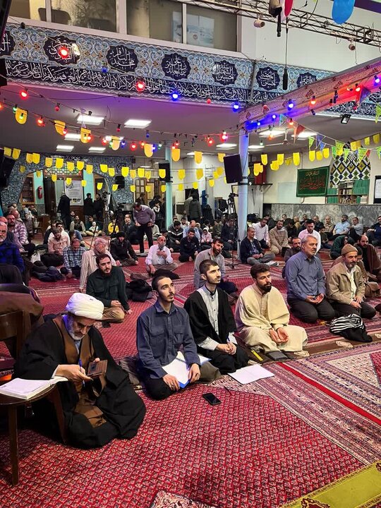 تصاویر/ جشن ولادت امام زمان(عج) در مقابل مدرسه علمیه امیرالمومنین(ع)