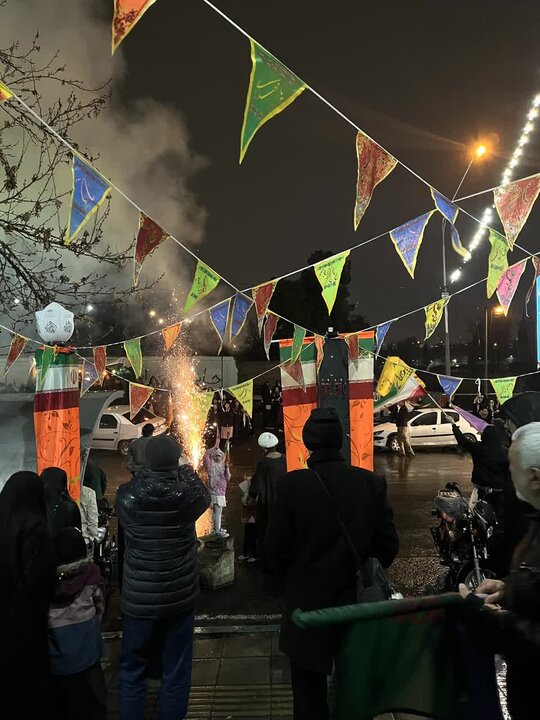 تصاویر/ جشن ولادت امام زمان(عج) در مقابل مدرسه علمیه امیرالمومنین(ع)