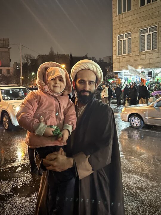تصاویر/ جشن ولادت امام زمان(عج) در مقابل مدرسه علمیه امیرالمومنین(ع)