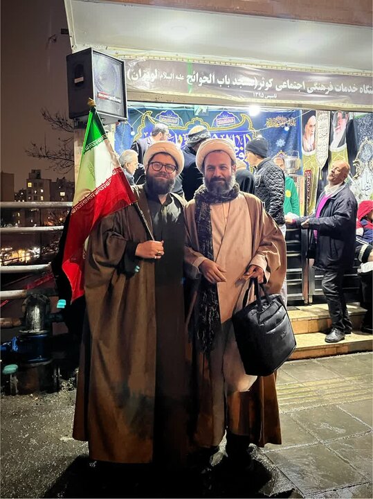 تصاویر/ جشن ولادت امام زمان(عج) در مقابل مدرسه علمیه امیرالمومنین(ع)