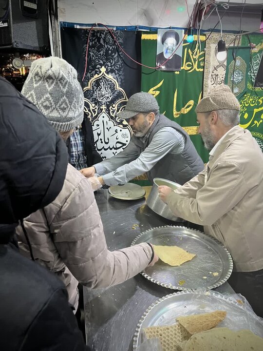 تصاویر/ جشن ولادت امام زمان(عج) در مقابل مدرسه علمیه امیرالمومنین(ع)