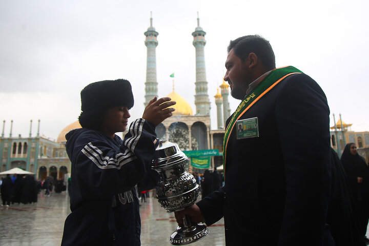 حال و هوای زیبای حرم بانوی کرامت در سالروز ولادت امام زمان(عج)