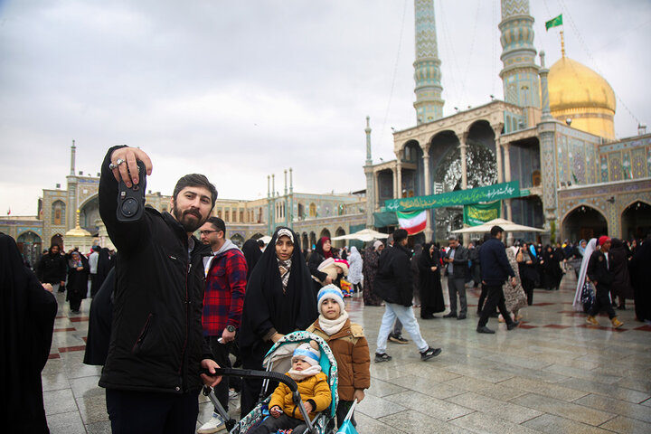 حال و هوای زیبای حرم بانوی کرامت در سالروز ولادت امام زمان(عج)