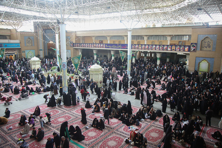 حال و هوای زیبای حرم بانوی کرامت در سالروز ولادت امام زمان(عج)