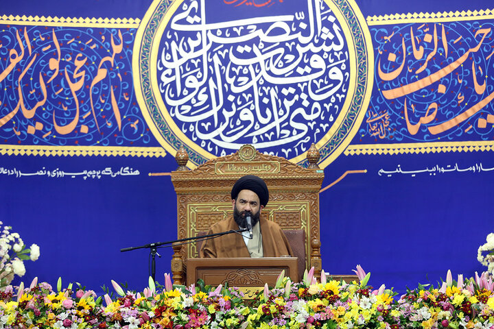 جشن سالروز ولادت منجی عالم بشریت در حرم قم