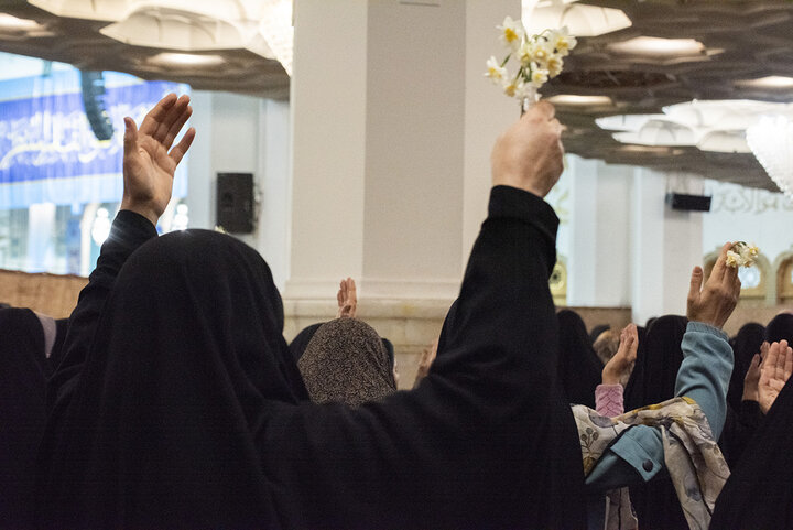 دستانی که از خدا فقط فرج امام زمان(عج) را طلب کردند