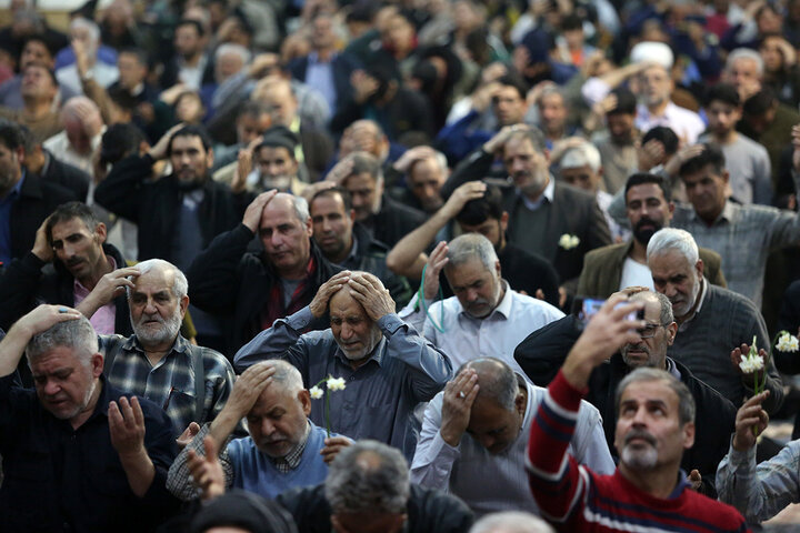 دستانی که از خدا فقط فرج امام زمان(عج) را طلب کردند