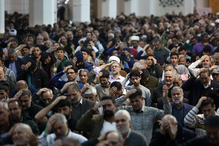 دستانی که از خدا فقط فرج امام زمان(عج) را طلب کردند