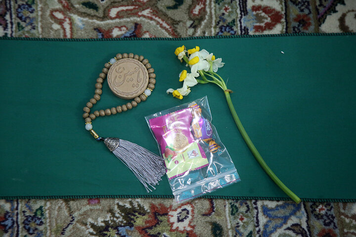 دستانی که از خدا فقط فرج امام زمان(عج) را طلب کردند