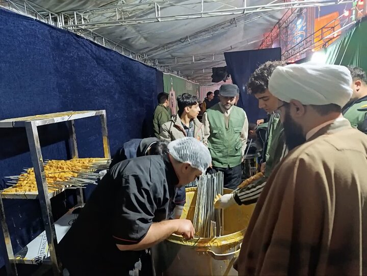 تصاویر/ حضور امام جمعه پاکدشت در جشن‌ نیمه شعبان