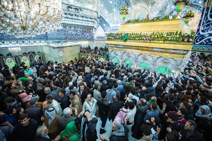 أجواء الزيارة والدعاء عند ضريح الإمام الحسين (عليه السلام) في يوم النصف من شعبان