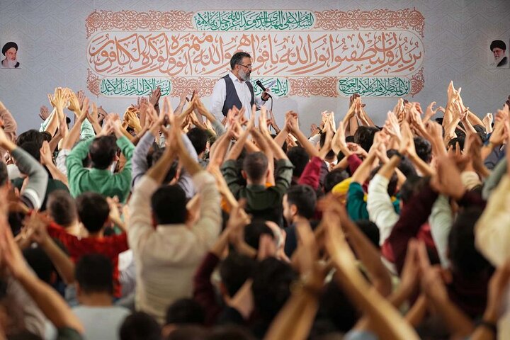 تصاویر/ جشن شب ولادت امام مهدی (عج) در هیأت رایة‌العباس