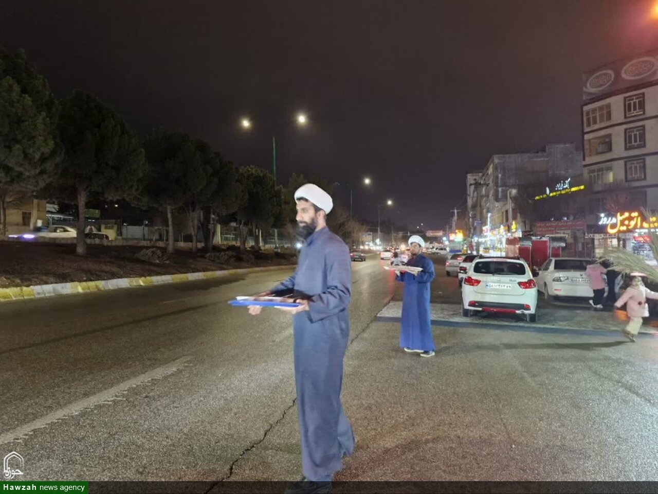 یاسوج در عطر نیمه‌شعبان؛ موکب حوزه علمیه امام علی‌بن‌موسی‌الرضا(ع) میزبان مردم شد