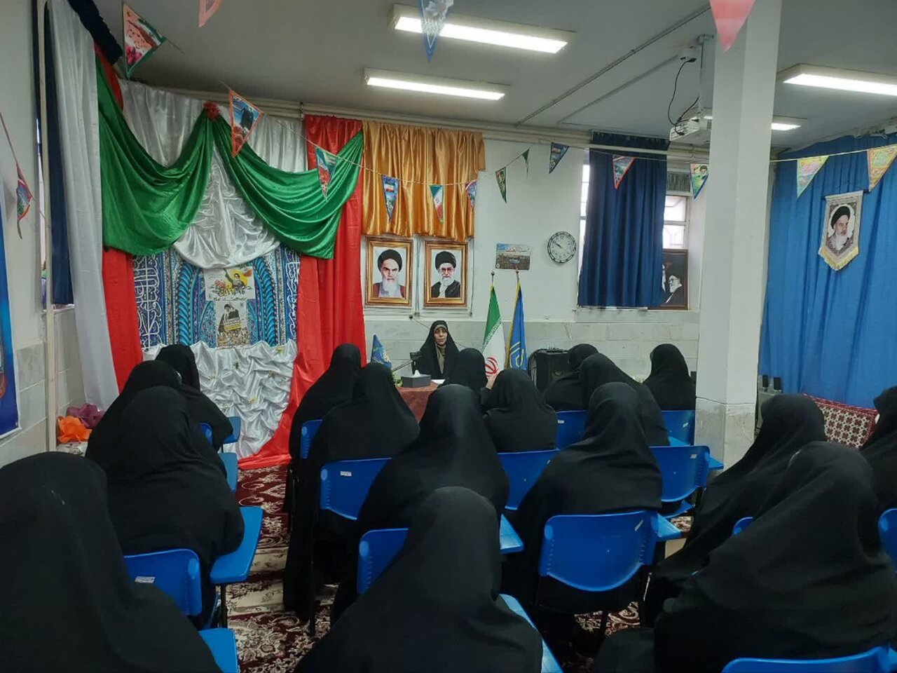 بررسی چهار رکن سروری انسان از دیدگاه امام صادق (ع) در مدرسه علمیه مهدیه خنداب