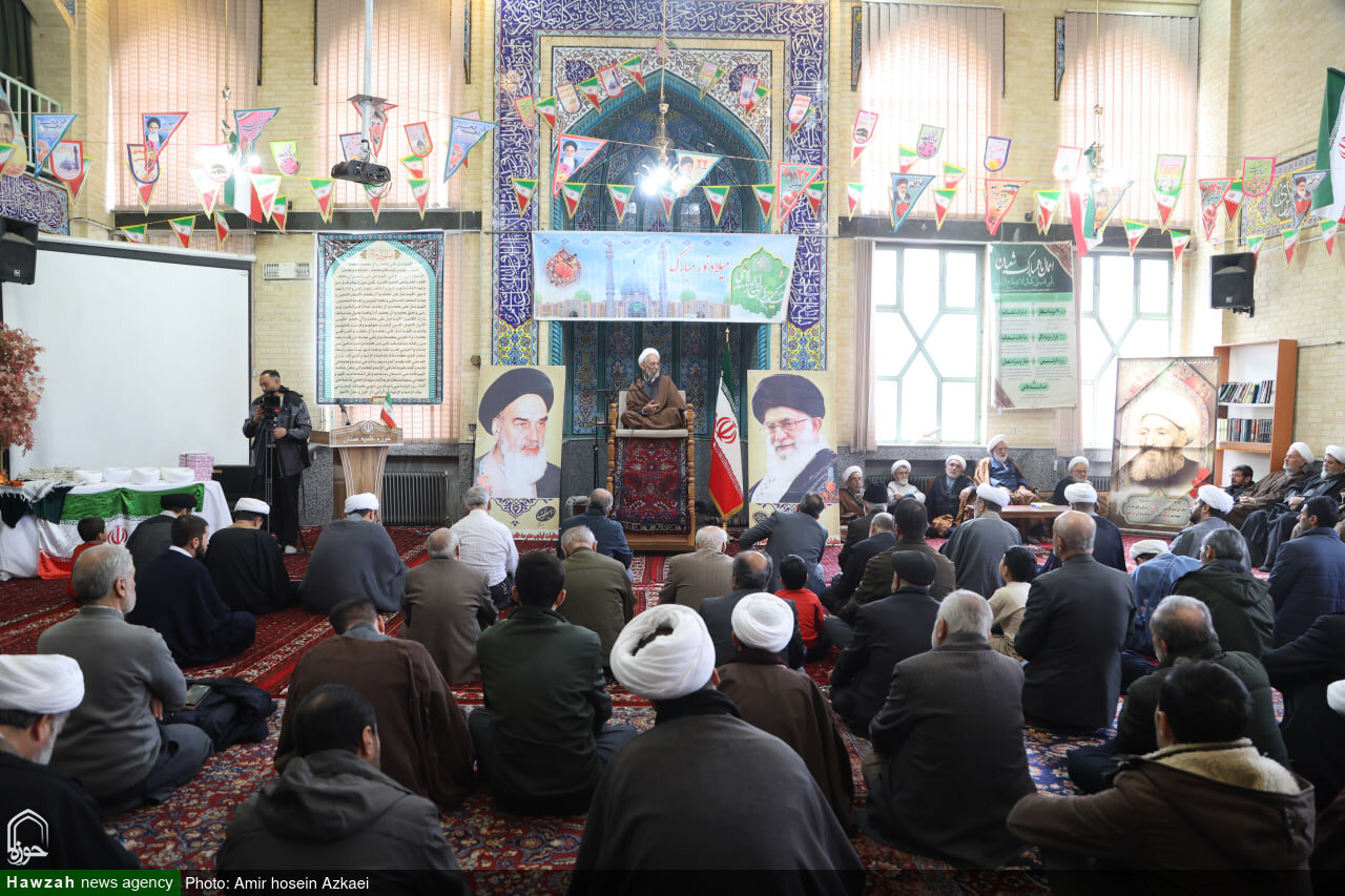 تصاویر / ویژه برنامه نیمه شعبان در مدرسه علمیه آیت الله آخوند(ره)