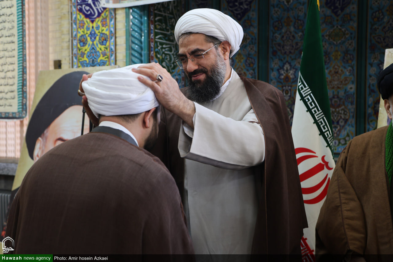 تصاویر /  آیین عمامه گذاری جمعی از طلاب استان همدان