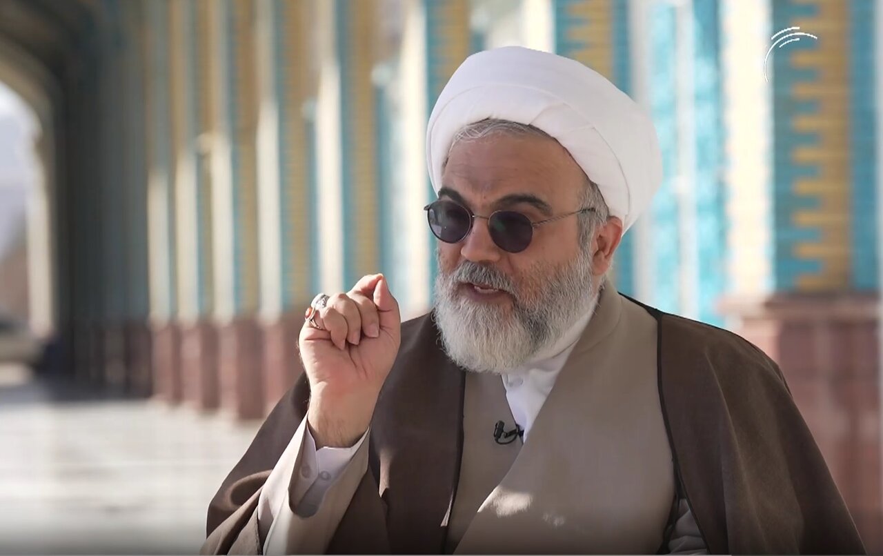 ساختن «باقیات صالحات» در جامعه راه نجات از ناامیدی است