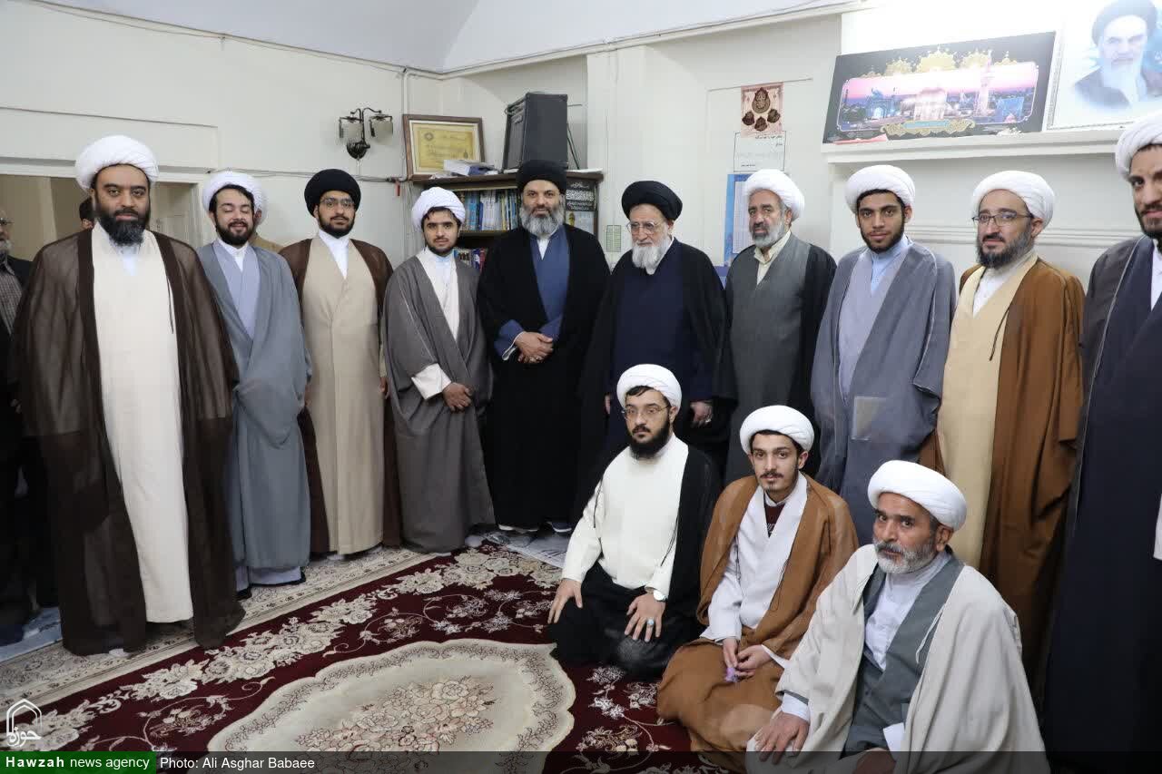 تصاویر/ مراسم عمامه گذاری طلاب حوزه علمیه یزد در روز میلاد حضرت ولی عصر (عج)