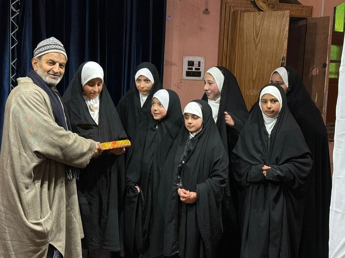 कश्मीर के बारामूला जिले में इमाम महदी (अ) के जन्म का बड़ा जश्न + फ़ोटो