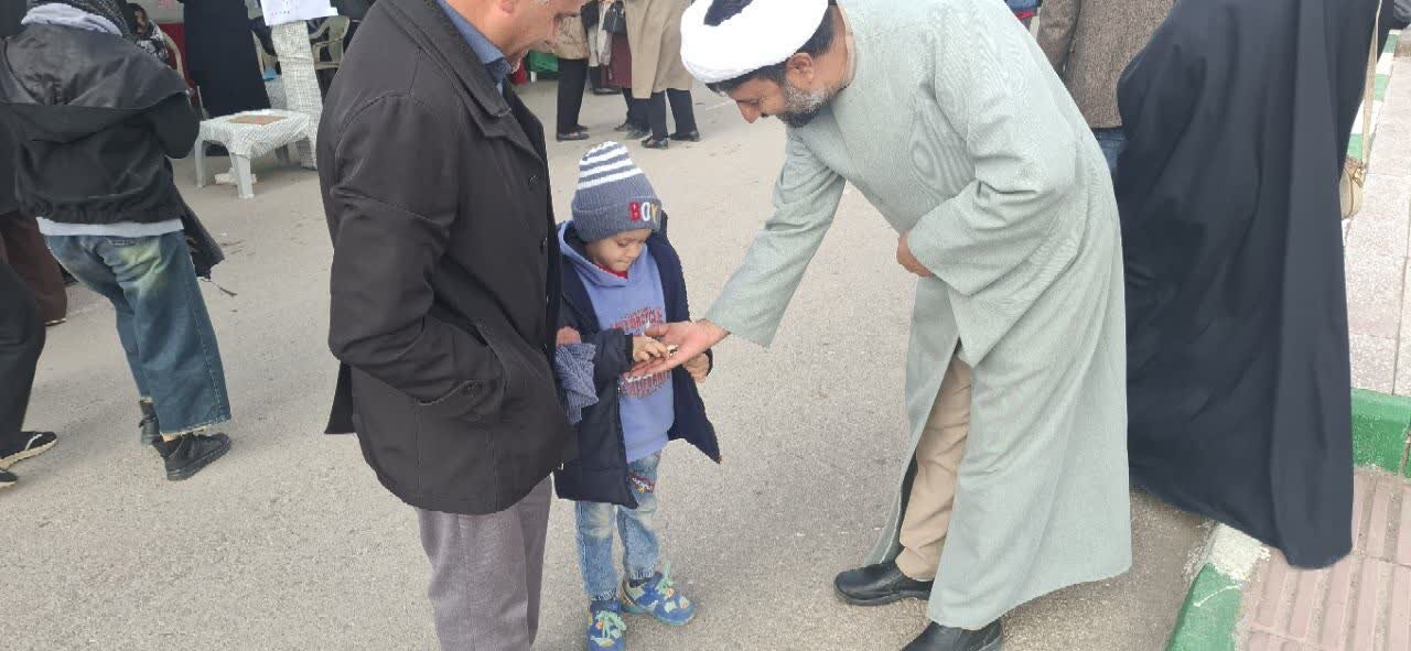 موکب فرهنگی حوزه علمیه جعفریه زرند به مناسبت نیمه‌شعبان با اجرای برنامه‌های مهدوی و استقبال مردم برپا شد.