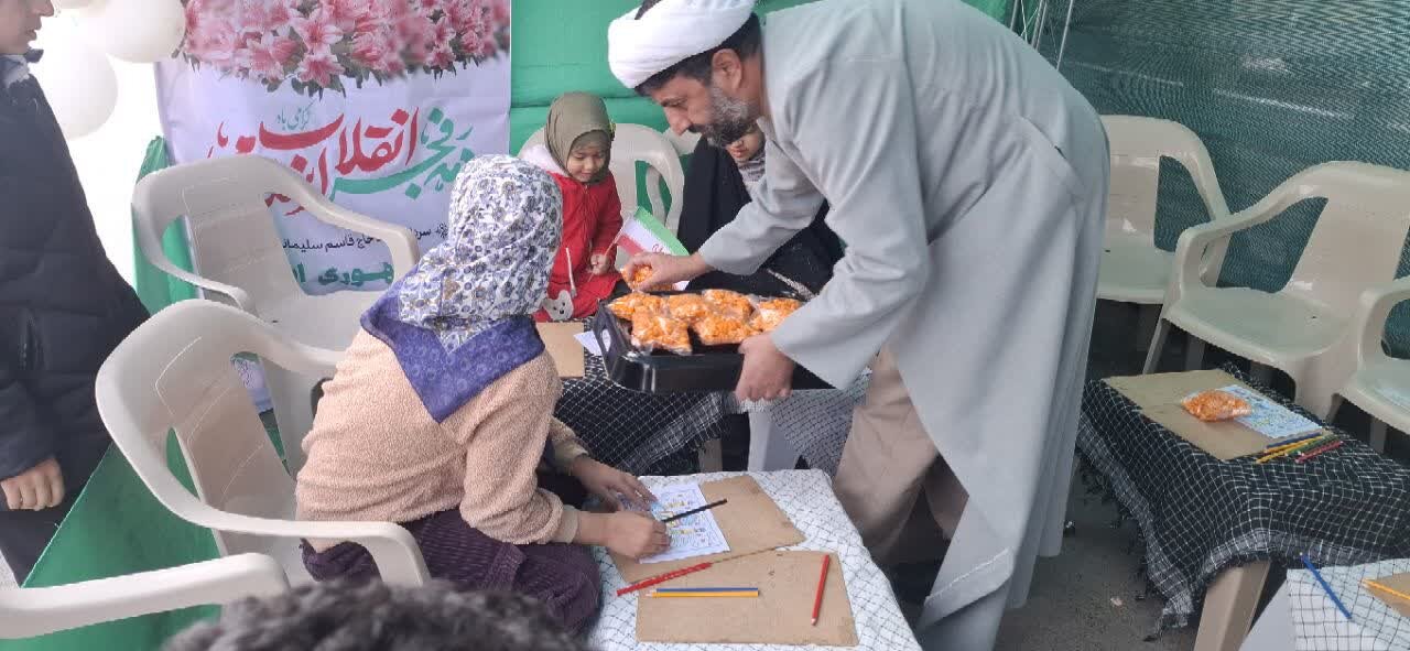 موکب فرهنگی حوزه علمیه جعفریه زرند به مناسبت نیمه‌شعبان با اجرای برنامه‌های مهدوی و استقبال مردم برپا شد.