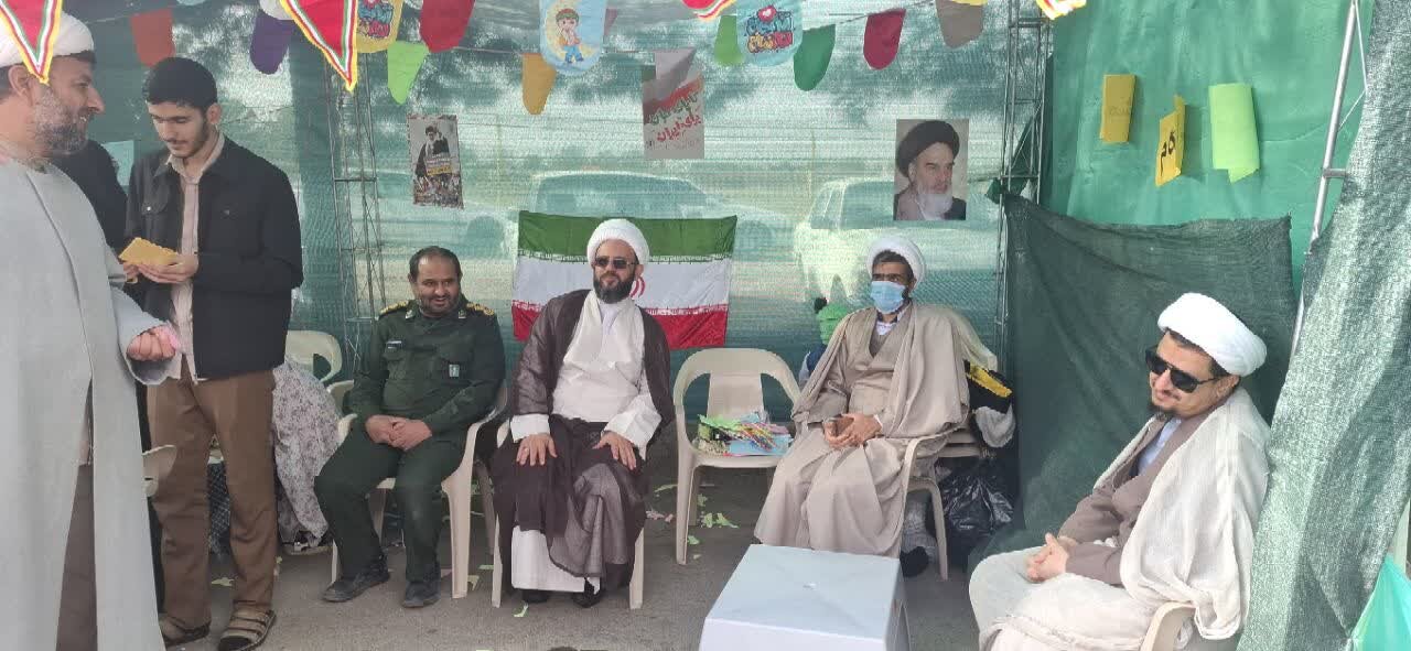 موکب فرهنگی حوزه علمیه جعفریه زرند به مناسبت نیمه‌شعبان با اجرای برنامه‌های مهدوی و استقبال مردم برپا شد.