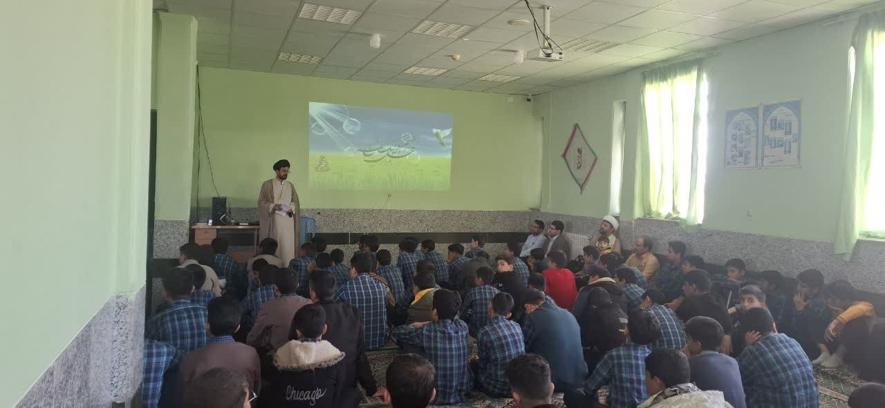 اجرای پرده‌خوانی انقلاب و ظهور در دبیرستان شاهد زرند