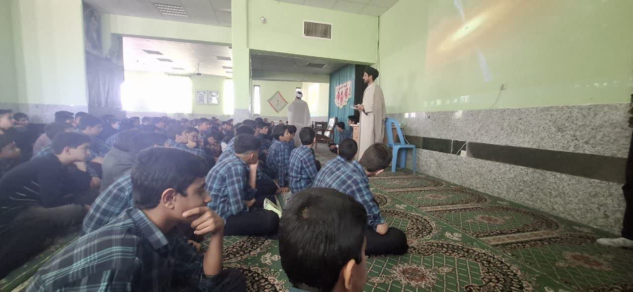 اجرای پرده‌خوانی انقلاب و ظهور در دبیرستان شاهد زرند