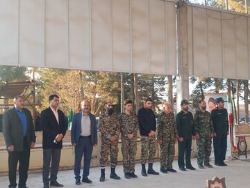 تصاویر/ غبارروبی و عطر افشانی گلزار شهدای امامزاده محمد (ع) نوش آباد