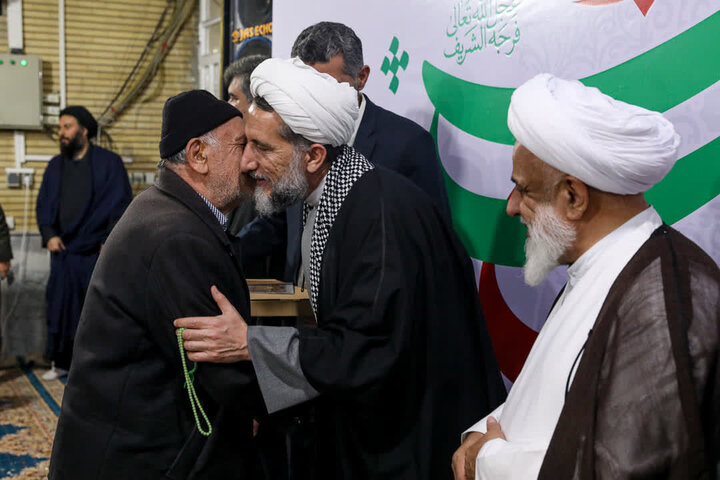 تصاویر / حضور امام جمعه قزوین در مراسم جشن نیمه شعبان در قزوین وآبیک