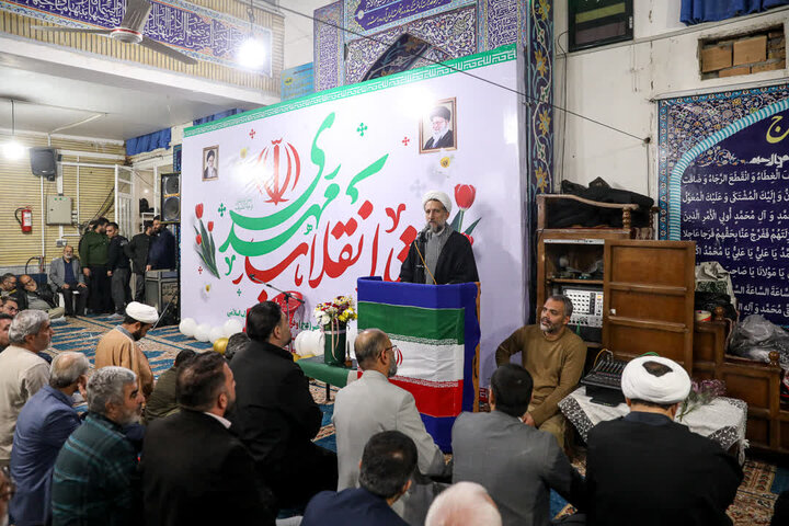 تصاویر / حضور امام جمعه قزوین در مراسم جشن نیمه شعبان در قزوین وآبیک