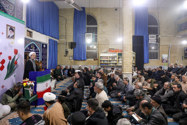 تصاویر / حضور امام جمعه قزوین در مراسم جشن نیمه شعبان در قزوین وآبیک