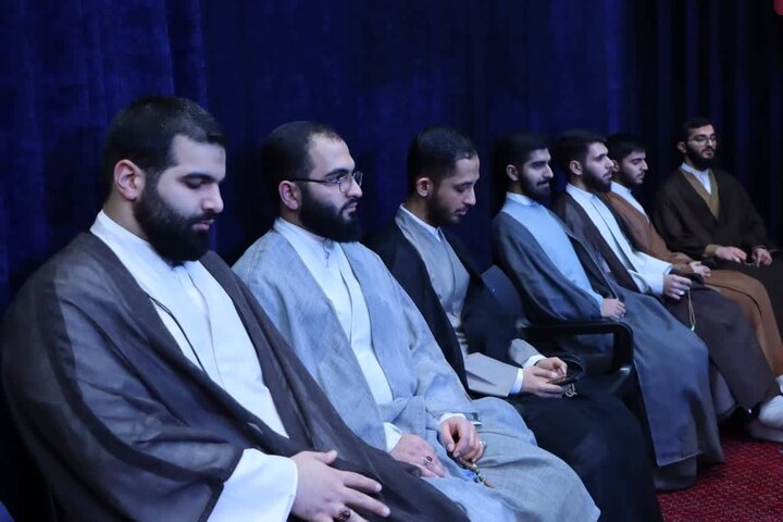 تصاویر/ مراسم عمامه گذاری طلاب حوزه علمیه آیت الله حق شناس و آیت الله مجتهدی