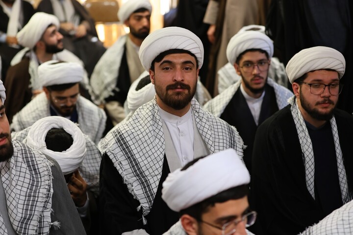 تصاویر/ آیین عمامه گذاری طلاب آذربایجان شرقی