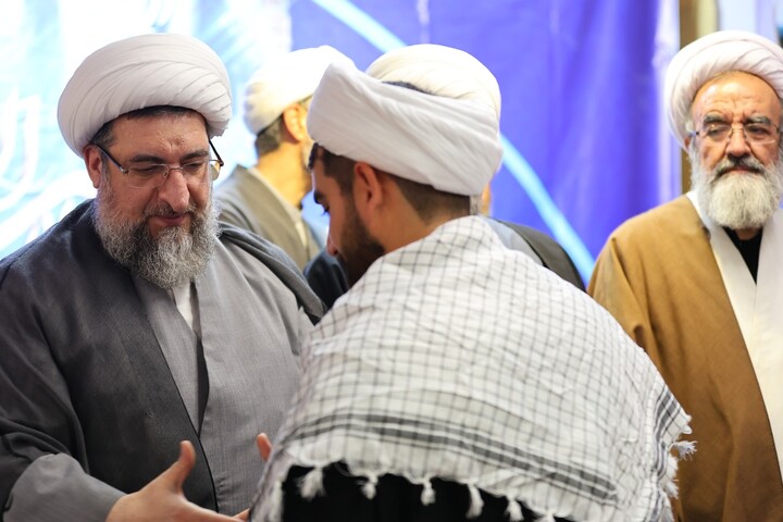 تصاویر/ آیین عمامه گذاری طلاب آذربایجان شرقی