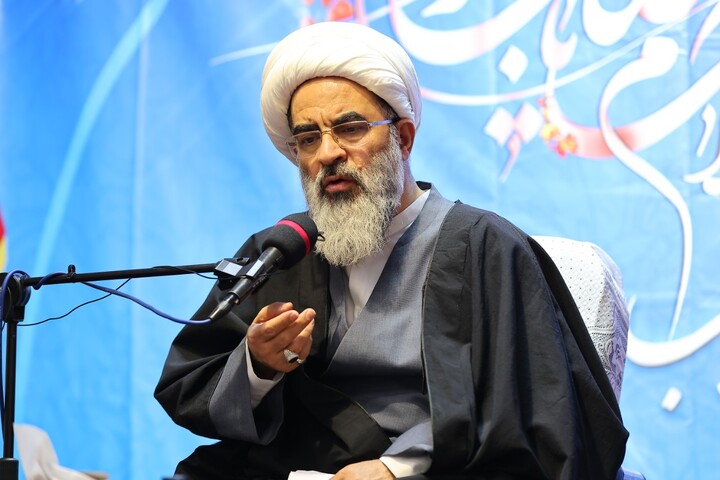 تصاویر/ آیین عمامه گذاری طلاب آذربایجان شرقی