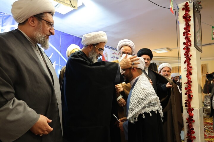 تصاویر/ آیین عمامه گذاری طلاب آذربایجان شرقی