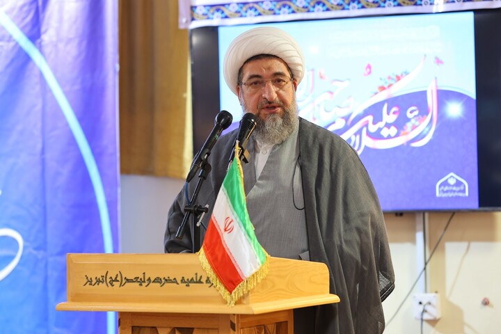 تصاویر/ آیین عمامه گذاری طلاب آذربایجان شرقی