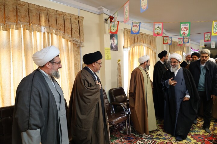 تصاویر/ آیین عمامه گذاری طلاب آذربایجان شرقی