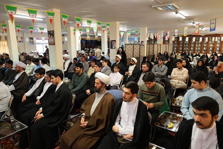 تصاویر/ آیین عمامه گذاری طلاب آذربایجان شرقی