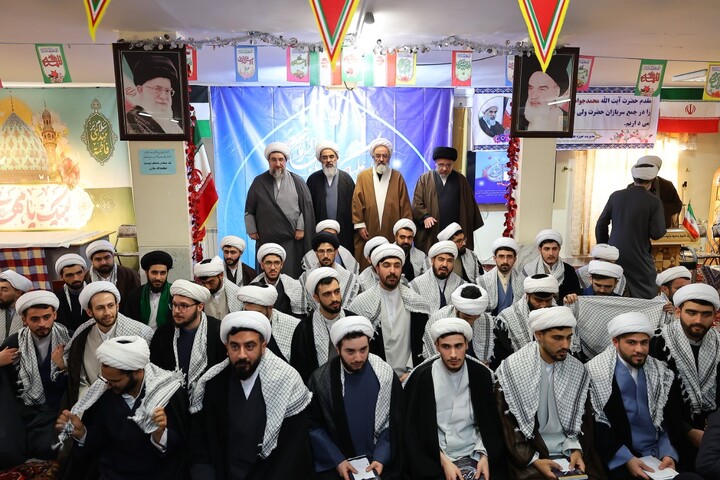 تصاویر/ آیین عمامه گذاری طلاب آذربایجان شرقی