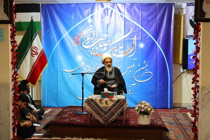 تصاویر/ آیین عمامه گذاری طلاب آذربایجان شرقی