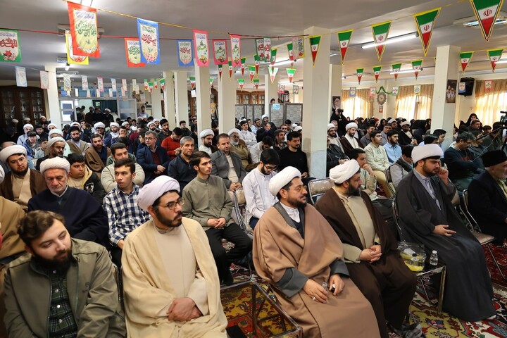 تصاویر/ آیین عمامه گذاری طلاب آذربایجان شرقی