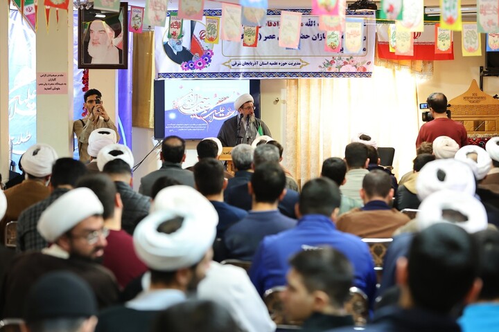 تصاویر/ آیین عمامه گذاری طلاب آذربایجان شرقی